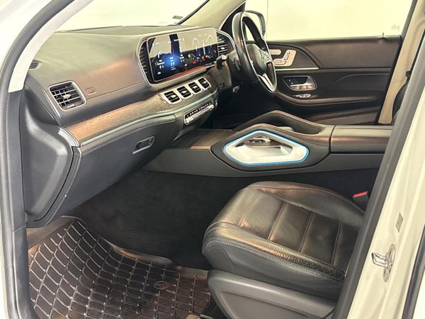 2021-Mercedes-Benz-GLE-400d-4Matic image:8