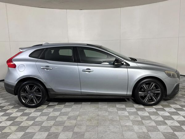 2015-Volvo-V40-CC-T4-Inscription-Auto image:17