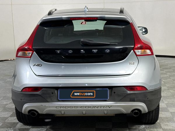 2015-Volvo-V40-CC-T4-Inscription-Auto image:18