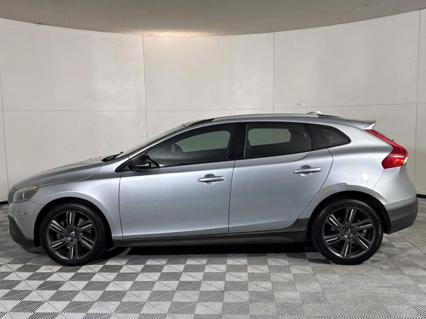 2015-Volvo-V40-CC-T4-Inscription-Auto image:19
