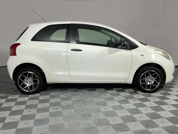 2007-Toyota-Yaris-T1-3-dr image:12