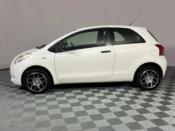2007-Toyota-Yaris-T1-3-dr image:14