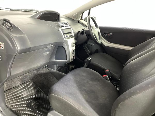 2007-Toyota-Yaris-T1-3-dr image:6