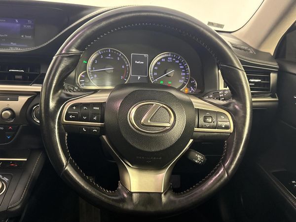 2018-Lexus-ES-250 image:9