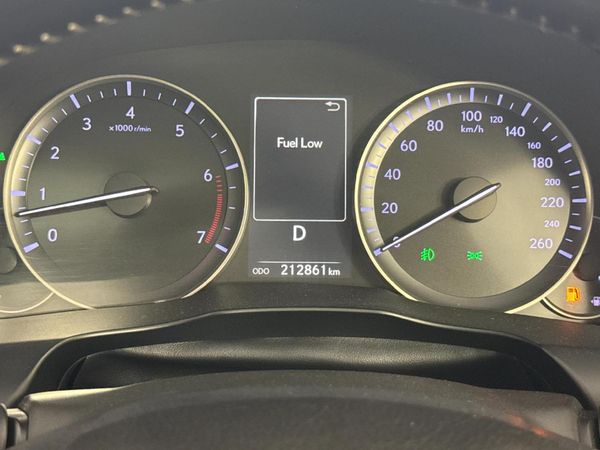 2018-Lexus-ES-250 image:2