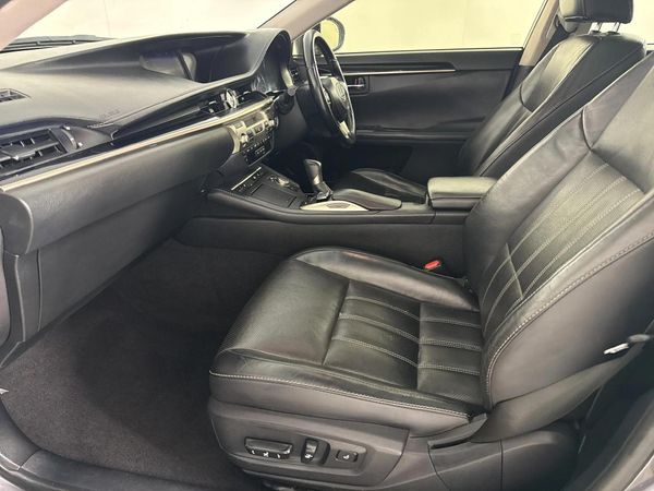 2018-Lexus-ES-250 image:5