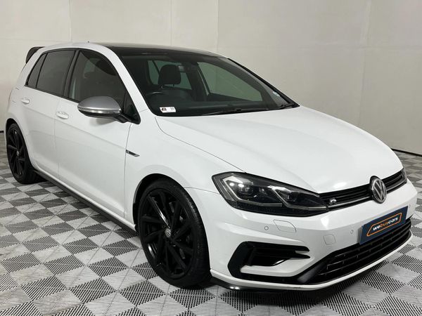 2017-Volkswagen-Golf-VII-20-TSI-R-Auto image:15