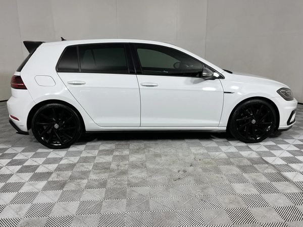 2017-Volkswagen-Golf-VII-20-TSI-R-Auto image:16