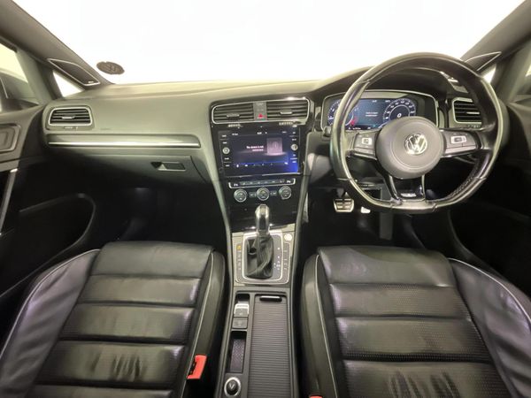 2017-Volkswagen-Golf-VII-20-TSI-R-Auto image:1