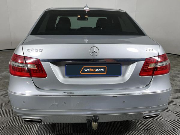 2012-Mercedes-Benz-E-Class-E-250-CDI-BE-Avantgarde image:16