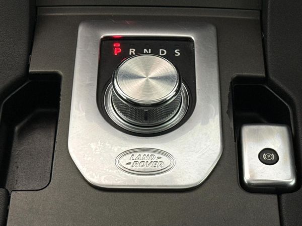 2015-Land-Rover-Discovery-4-30-TD-SD-V6-SE image:10