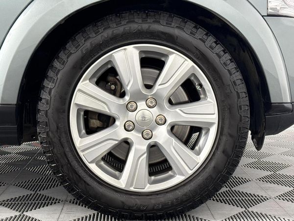 2015-Land-Rover-Discovery-4-30-TD-SD-V6-SE image:5