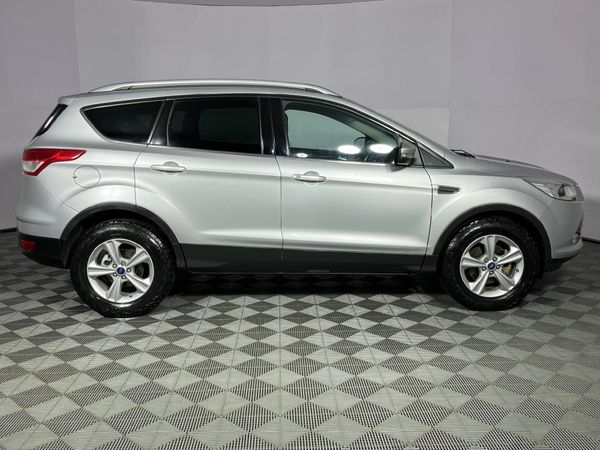 2015-Ford-Kuga-15-EcoBoost-Ambiente image:16