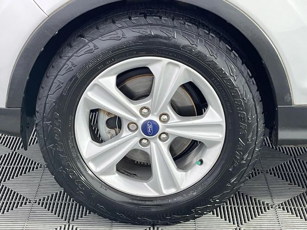 2015-Ford-Kuga-15-EcoBoost-Ambiente image:4
