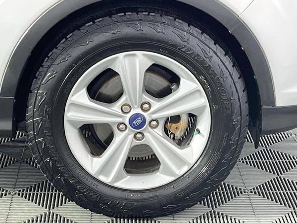 2015-Ford-Kuga-15-EcoBoost-Ambiente image:5