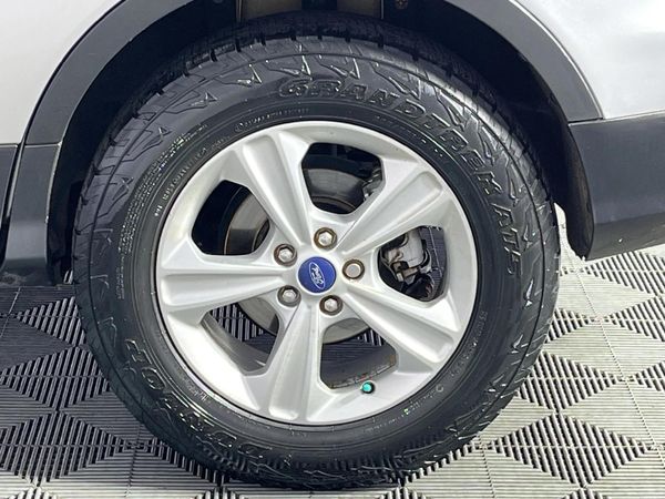 2015-Ford-Kuga-15-EcoBoost-Ambiente image:6