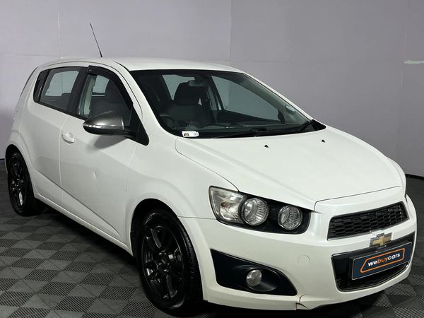 2014-Chevrolet-Sonic-16-LS-Hatch image:15