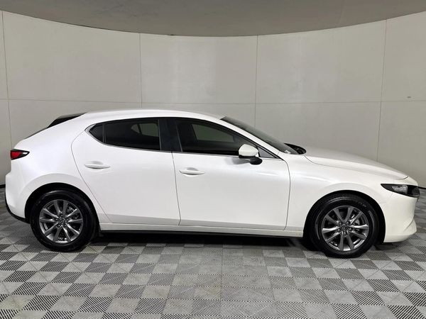 2023-Mazda-3-15-Dynamic-Auto-5-dr image:16