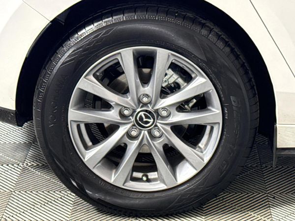 2023-Mazda-3-15-Dynamic-Auto-5-dr image:6