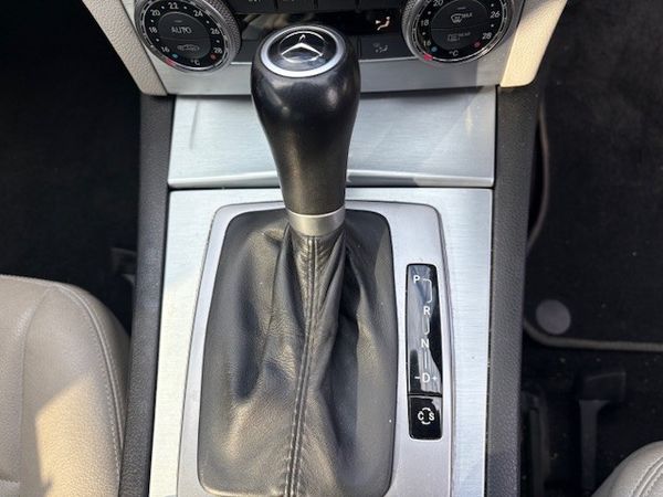2011-Mercedes-Benz-C-Class-C300-AUTO-AVANTGARDE-SEDAN image:10
