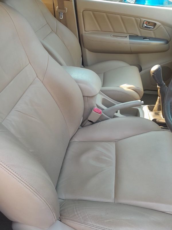 2008-Toyota-Fortuner-30-D-4D-Raised-Body image:11