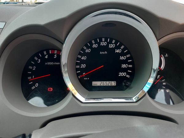 2008-Toyota-Fortuner-30-D-4D-Raised-Body image:12