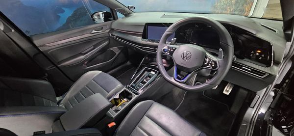 2024-Volkswagen-Golf-8-20-TSI-R-DSG image:9