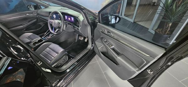 2024-Volkswagen-Golf-8-20-TSI-R-DSG image:5