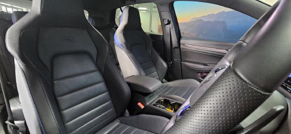 2024-Volkswagen-Golf-8-20-TSI-R-DSG image:6