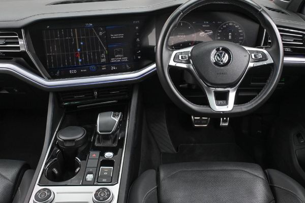 2020-Volkswagen-Touareg-30-TDI-V6-Executive image:11