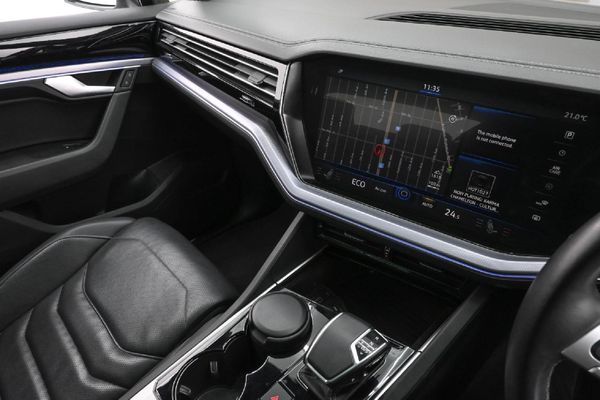 2020-Volkswagen-Touareg-30-TDI-V6-Executive image:12