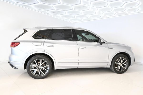 2020-Volkswagen-Touareg-30-TDI-V6-Executive image:1