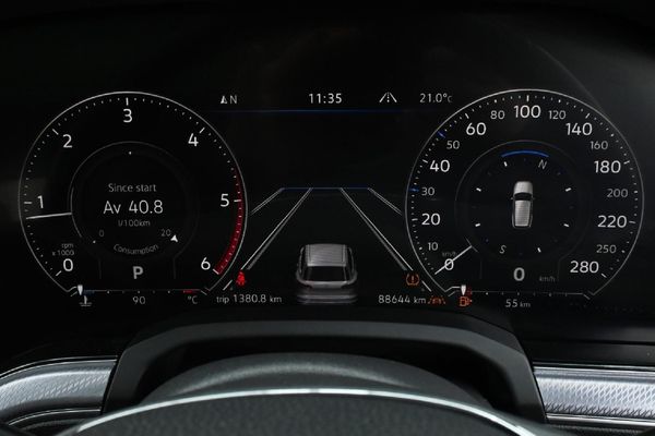 2020-Volkswagen-Touareg-30-TDI-V6-Executive image:19