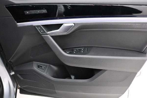 2020-Volkswagen-Touareg-30-TDI-V6-Executive image:23