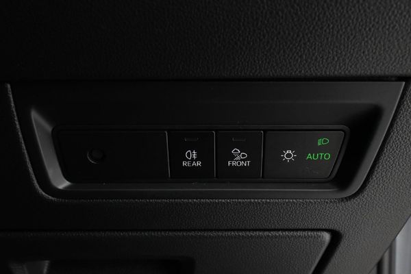 2020-Volkswagen-Touareg-30-TDI-V6-Executive image:24