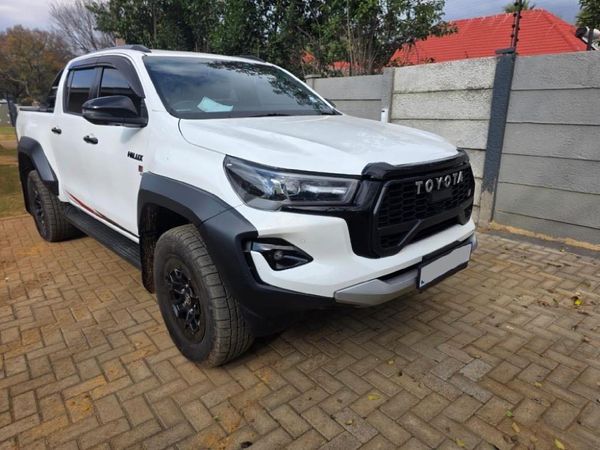 2024-Toyota-Hilux-28GD-6-GR-Sport-Double-Cab-4x4 image:1