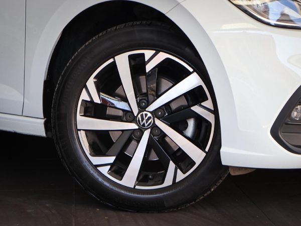 2025-Volkswagen-Polo-10-TSI-Life-Auto-DSG image:5