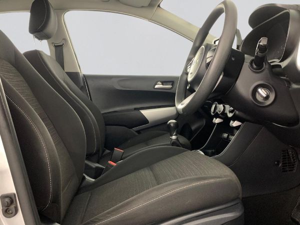 2023-Kia-Picanto-10-Street image:19