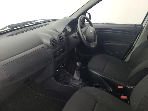 2023-Nissan-NP200-16-AC-Safety-Pack image:6