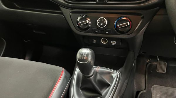 2024-Hyundai-Grand-i10-10-Motion image:20