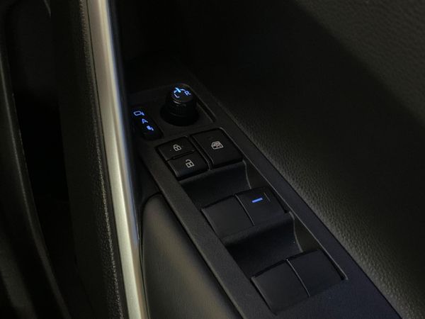 2024-Toyota-Corolla-Cross-18-XR-Hybrid image:18