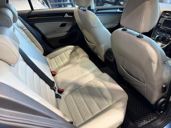 2016-Volkswagen-Golf-VII-20-TDI-Highline-Auto image:11