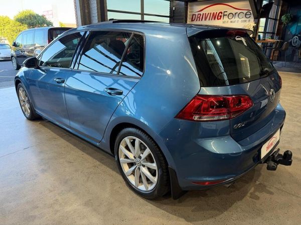 2016-Volkswagen-Golf-VII-20-TDI-Highline-Auto image:6
