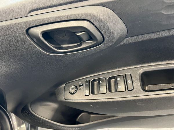 2025-Hyundai-Grand-i10-10-Motion image:20