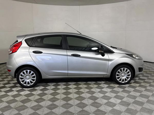 2017-Ford-Fiesta-14-Ambiente-5-dr image:17