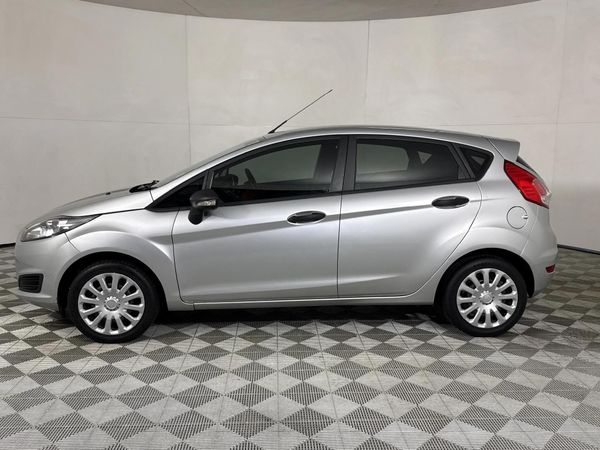 2017-Ford-Fiesta-14-Ambiente-5-dr image:19