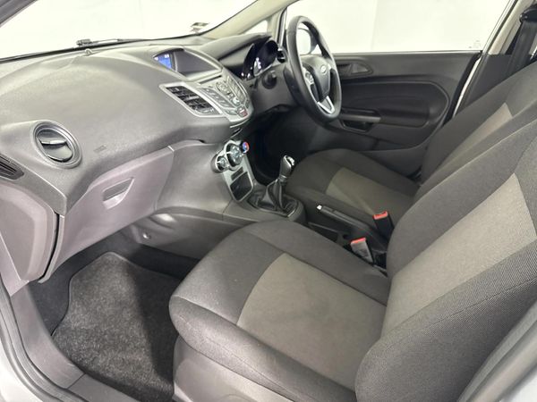 2017-Ford-Fiesta-14-Ambiente-5-dr image:8