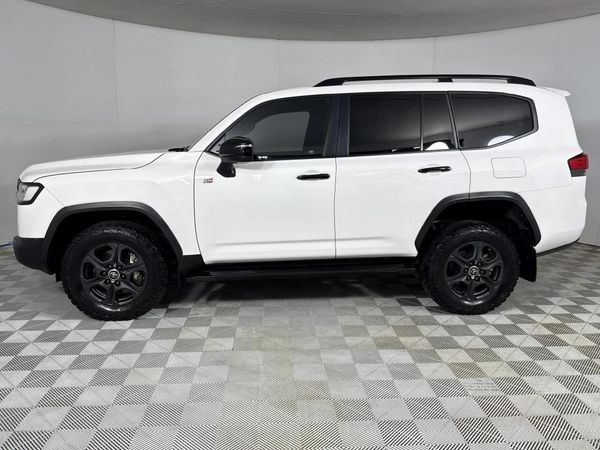 2024-Toyota-Land-Cruiser-300-V6-33-D-GR-S image:18