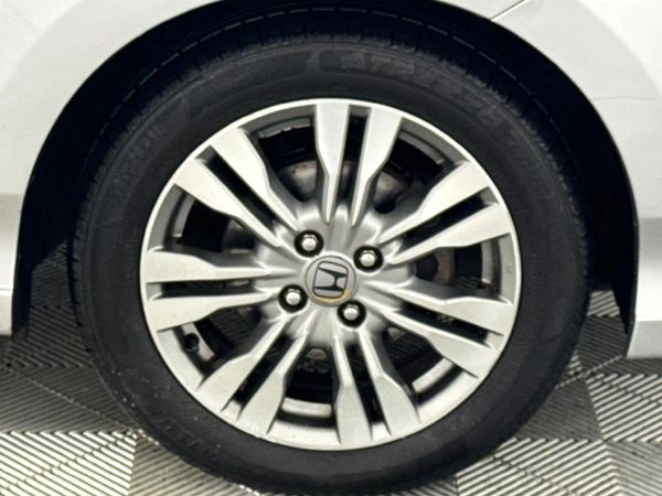 2013-Honda-Ballade-15-Elegance-Auto image:5