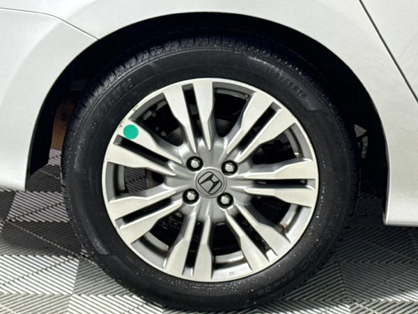 2013-Honda-Ballade-15-Elegance-Auto image:7